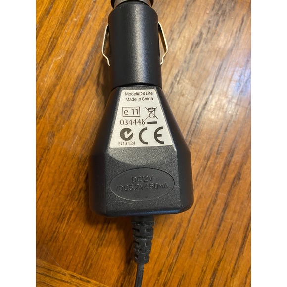 Nintendo 3DS 2DS DSi XL Game Console Car Power Adapter Charger - Picture 3 of 4